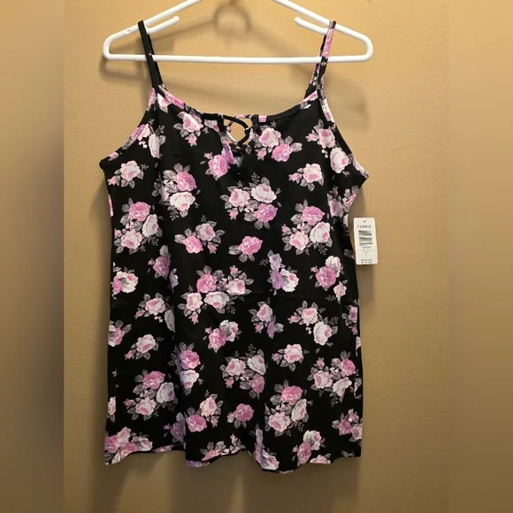 NWT Torrid Black Floral Studio Knit Swing Cami Color Red Rose Away Size 2 - Picture 6 of 14